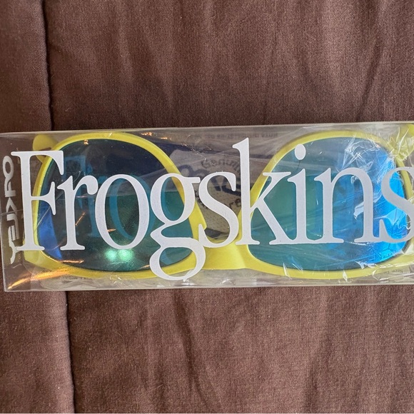 NEW Oakley Frogskins 35th Anniversary Matte Neon Yellow Prizm Sapphire Lenses main image 6